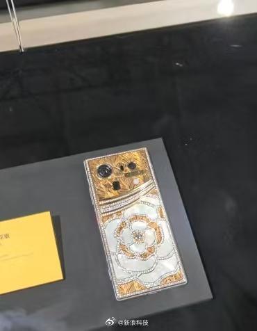 在2026中国家电及消费电子博览会（AWE2026）现场，追觅手机全系列产品正式