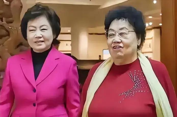 陈丽华最大的财富不是她的资产和女首富的称号，而是她的三个孩子都很有出息，也很孝顺