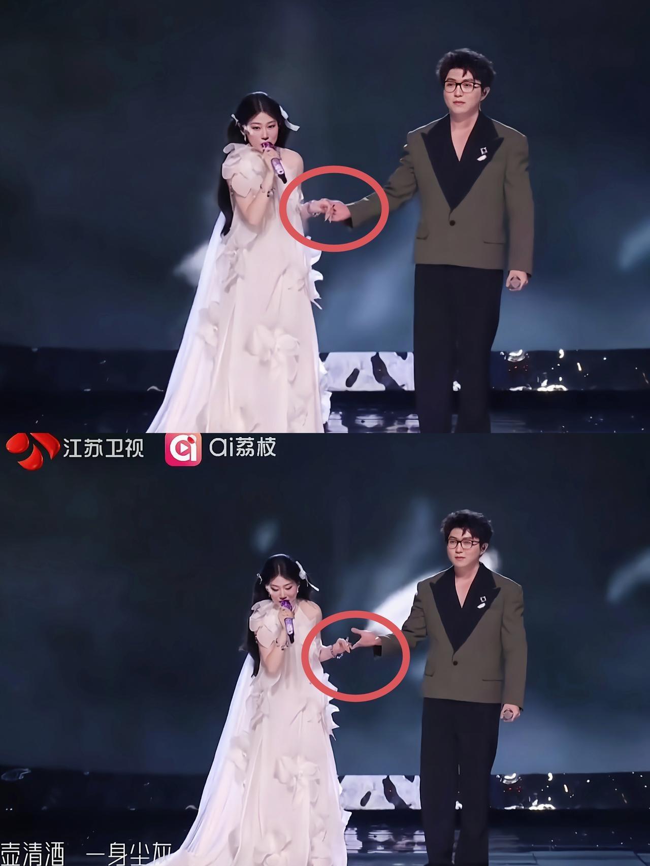 小沈阳彻底坐不住了！谁能想到他女儿沈佳润跨年全开麦演唱，却在和毛不易牵手合唱