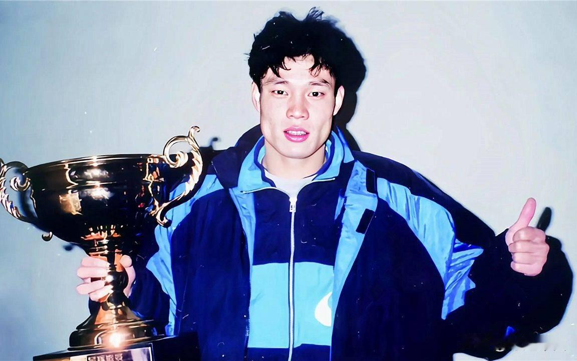 范志毅：我身高1米83，体重70公斤，从青年队到国家二队，从上海队、国奥队到申花