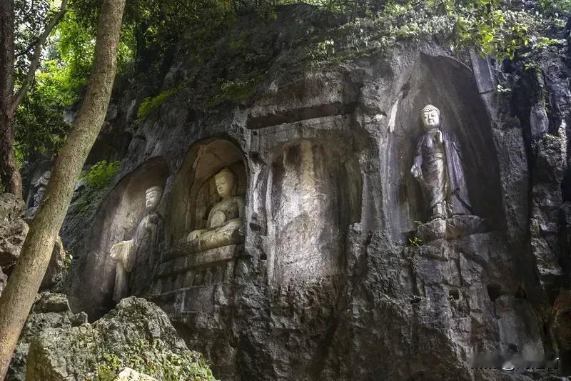 灵隐寺免费开放首日预约3.15万人灵隐寺免费开放首日预约3.15万人灵隐寺免