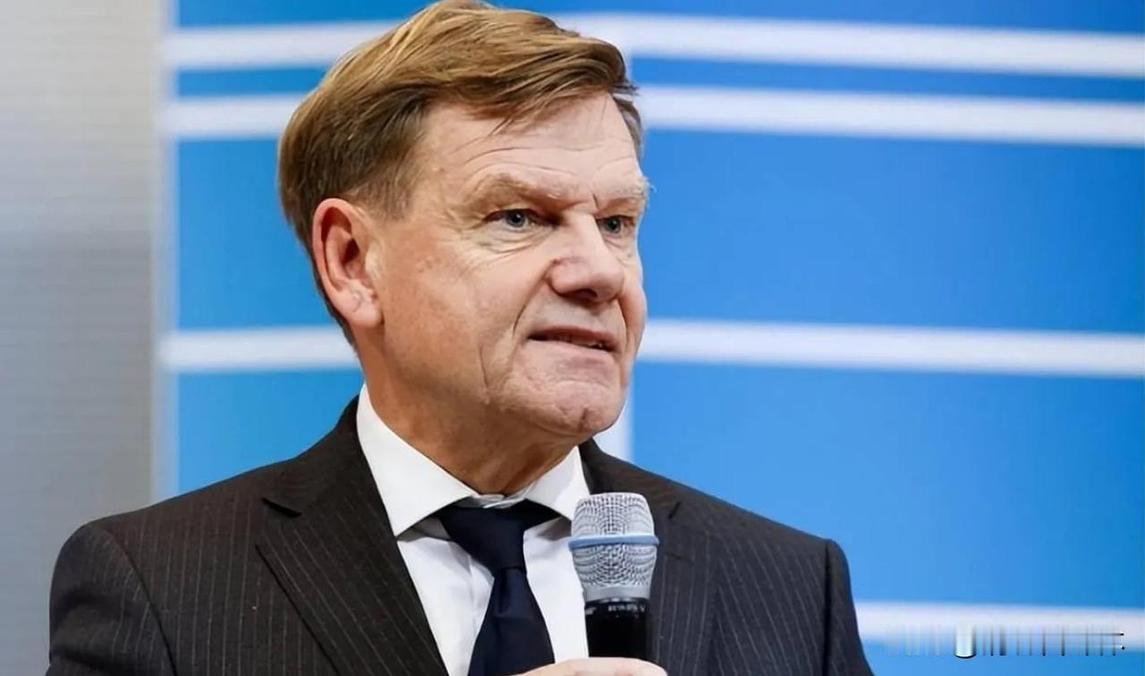 刚结束中国之行的德国外长瓦德富尔，在广州行程中直言：“欧洲想要赶上东方大国，必须