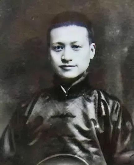 1940年，张金宝被捕，审问他的，是臭名昭著的汉奸特务吴四宝，谁知吴四宝却说：金