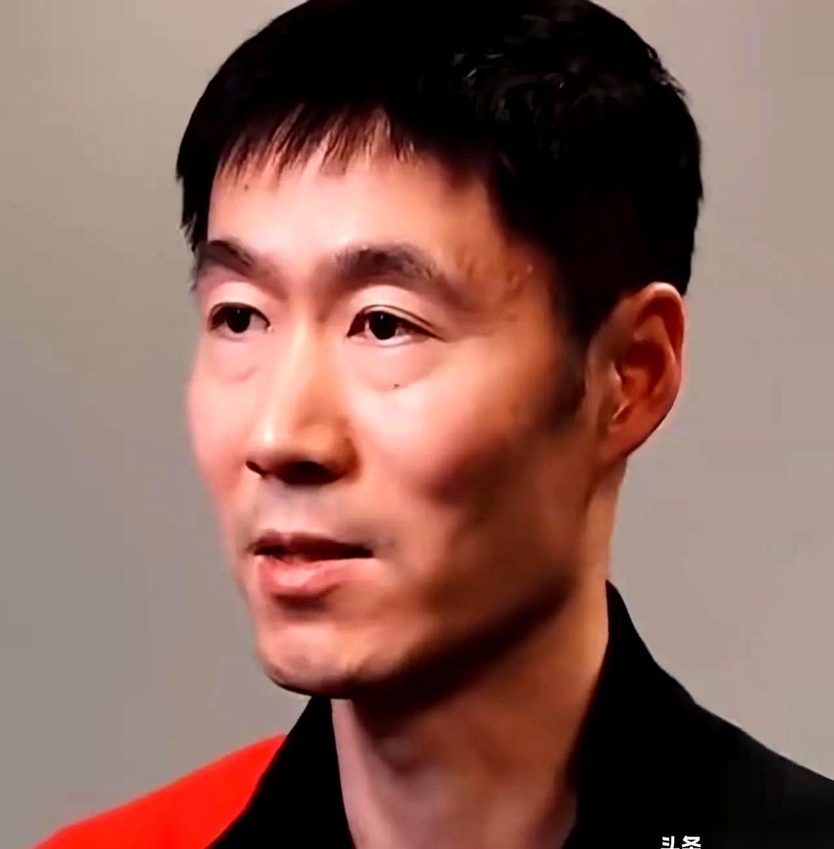 都说看比赛看的是技术，看的是输赢。我说，我看的，是人快要顶不住的那个瞬间。就