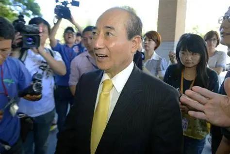 王金平日前赶赴“立法机构”拜会民进党立委柯建铭时被媒体问到对此前韩国瑜痛批傅崐萁