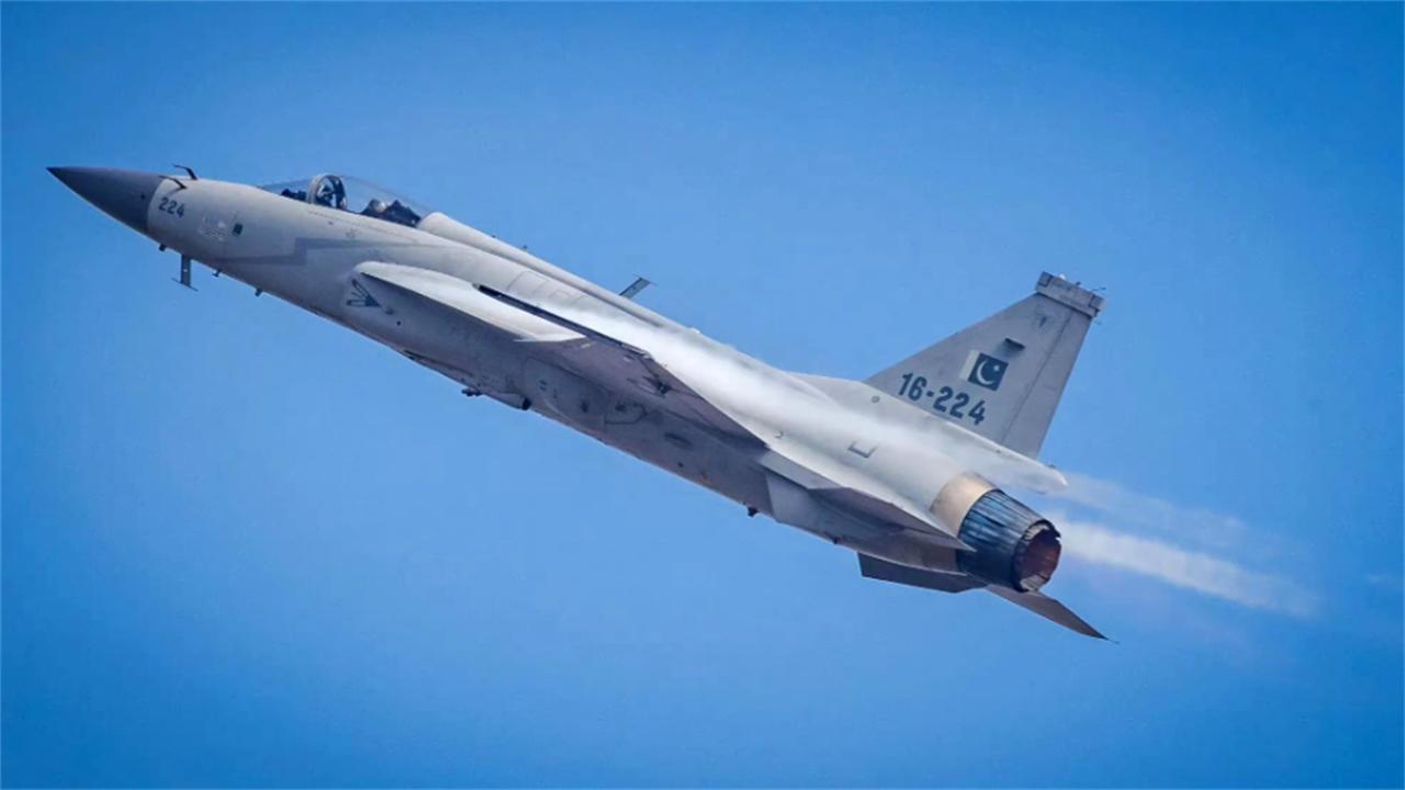 水下格局“大洗牌”！中国送上“大家伙”，巴铁直接对印弯道超车当巴基斯坦海军参