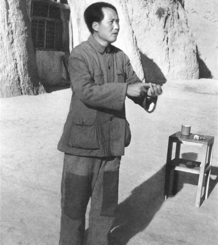 《毛主席100问》第21个问题：毛主席为什么没有担任八路军总指挥？毛主席当时是