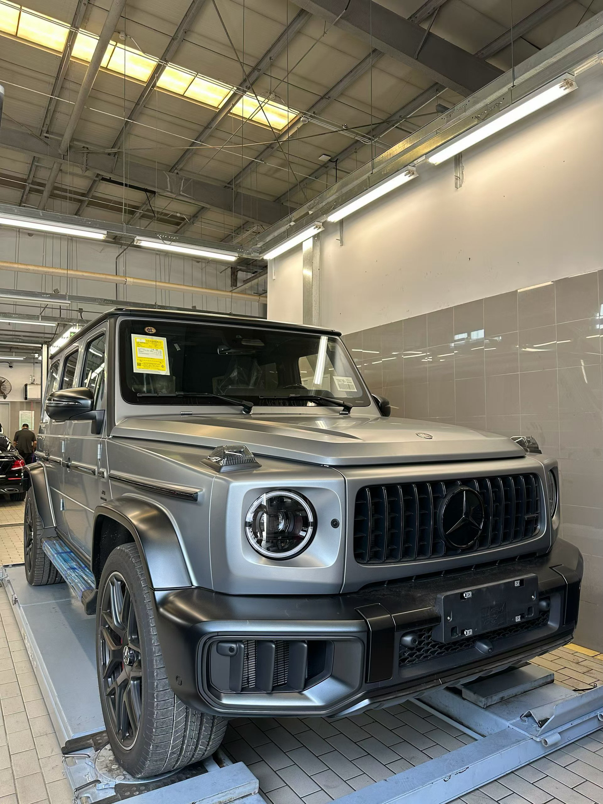 G63哑光铂金灰051/铂金白953+哑光金属漆88500+哑光黑色车顶2190