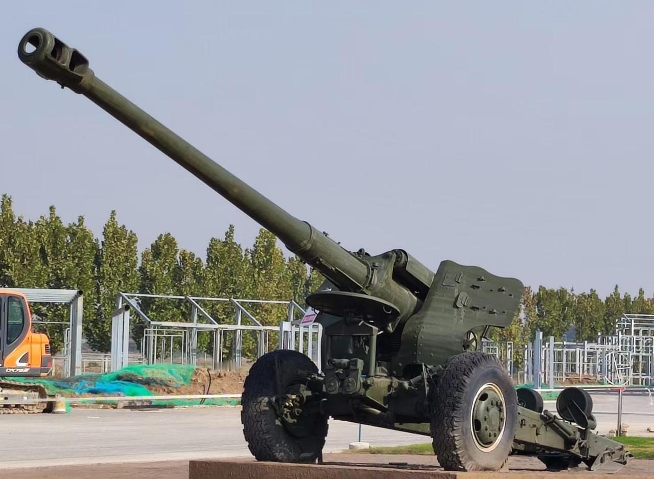 为啥火炮通常155口径就够用了，因为155毫米爆炸半径范围内，没啥活物了。 