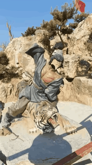 你也太凑巧了吧，简直就是武松附体。这样的景区在哪里，绝对不是在广东。