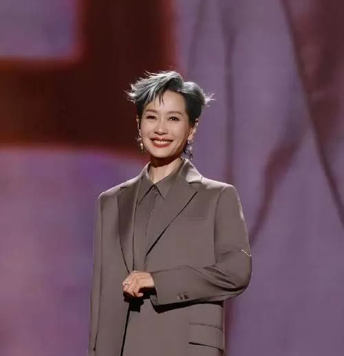 难怪叶童要终止新白娘子传奇演唱会第一次是重逢结果没完没了一直消费情怀
