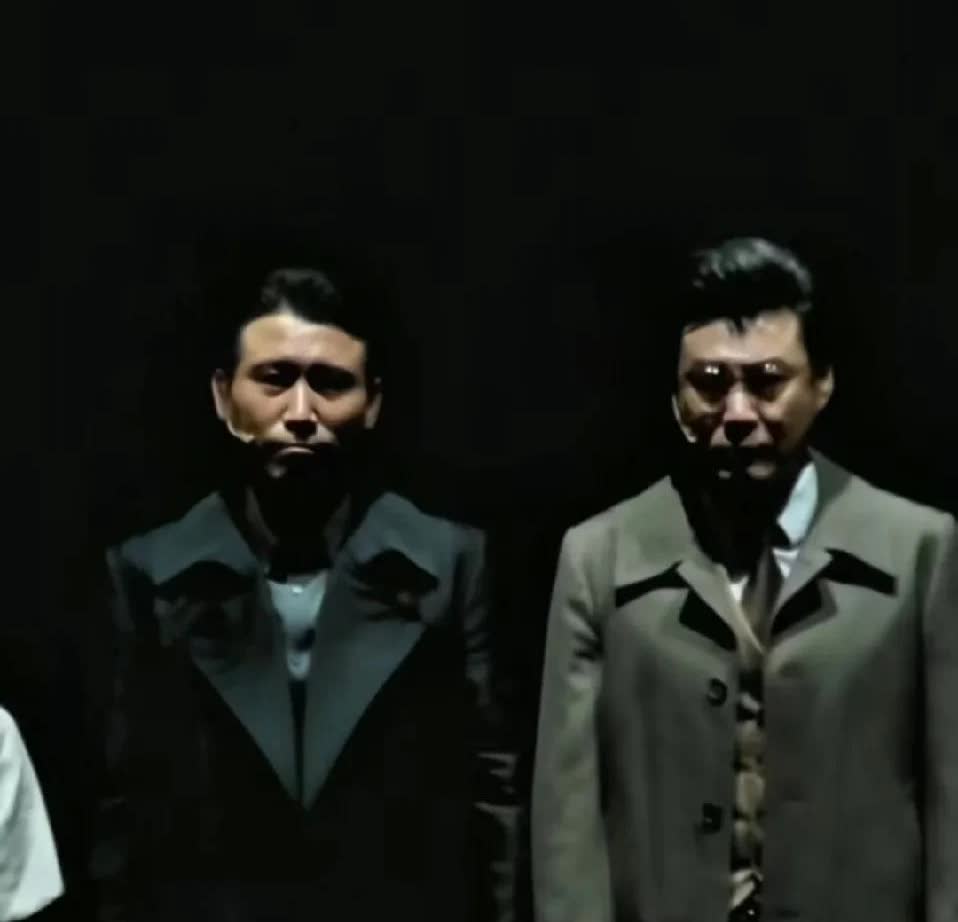 李乃文头七送别朱媛媛，他和唐旭在《夜行者》演出结束后，悼念朱媛媛！他面色