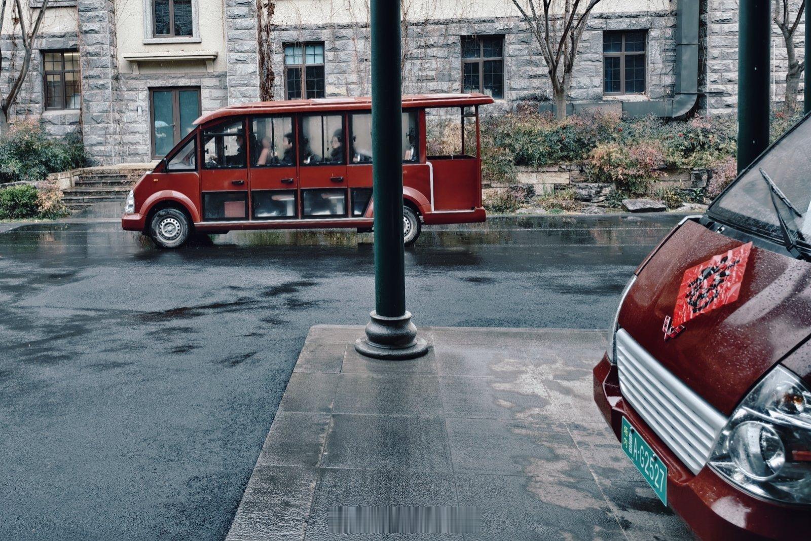 无处不在的五菱！（不过这个不是上通五，而是五菱工业）van事通济南·百脉泉公园