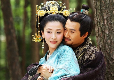 卫青娶了43岁的寡妇平阳公主，新婚夜，公主娇羞地对卫青说：“我服侍你休息吧！”