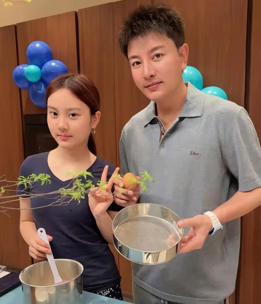 看了甜馨读的学校，才明白贾乃亮为啥拼命带货......甜馨是纯正中国国籍，不能选