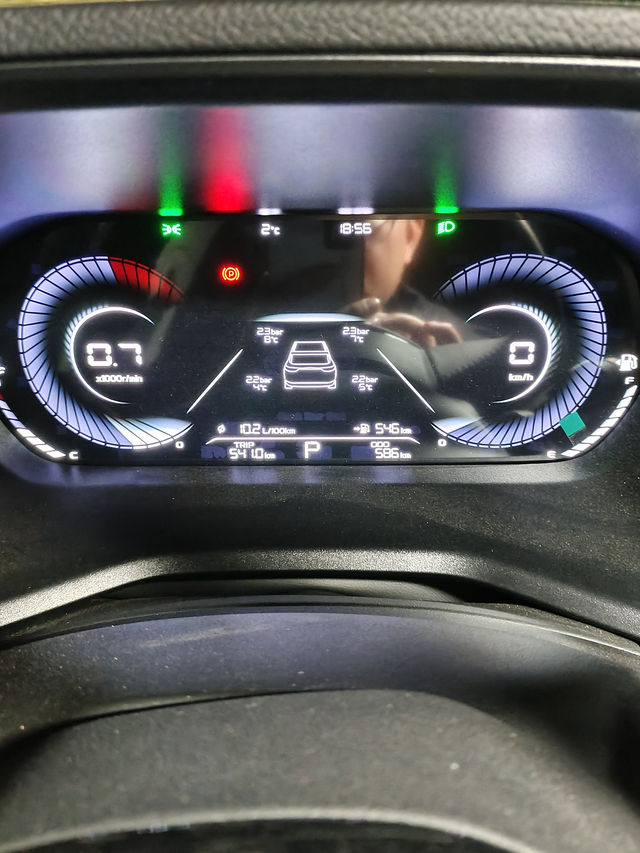 四代帝豪平均90码两天跑了300公里后周六去朋友家里，周日一起开车出来玩，路上