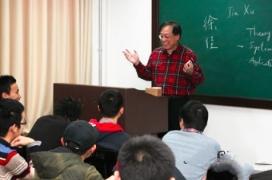 反转！曾被美媒嘲讽“人才全跑光”，如今中国凭啥让精英扎堆回流？前两年刷手机