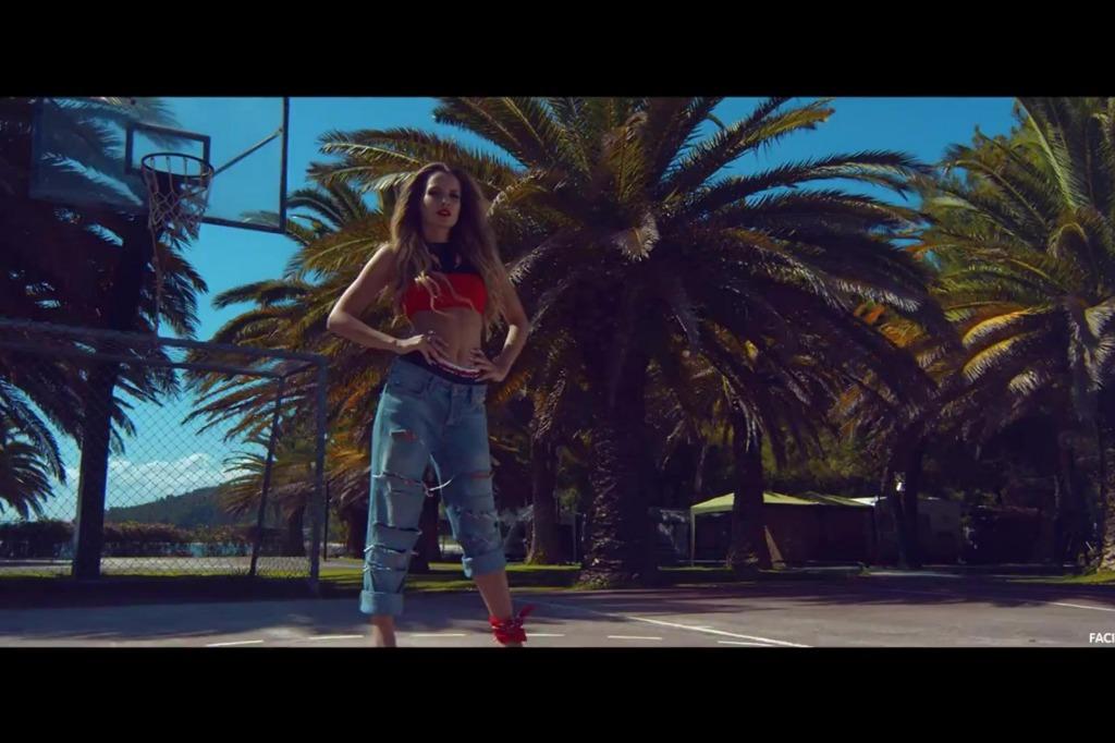 [杨晃]罗马尼亚性感女郎Otilia 最新单曲Diaman