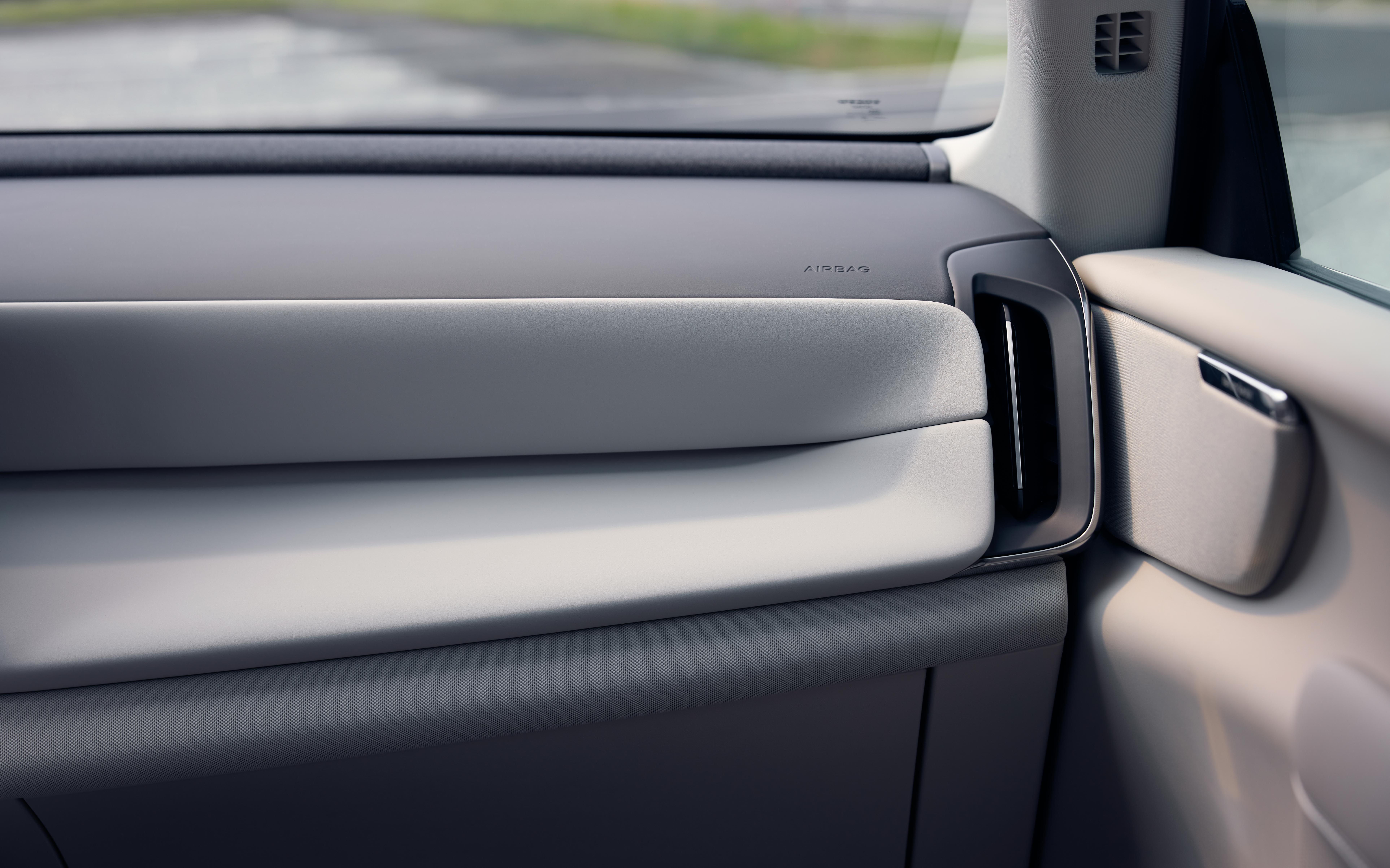 北京车展热闹非凡，沃尔沃带着“大动作”闪亮登场啦！在品牌99周年之际，沃尔沃携全