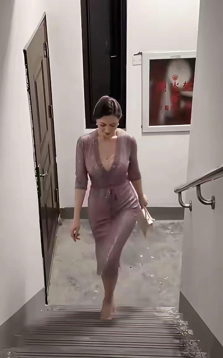 难道50岁的女性就不可以这样穿吗？​​​