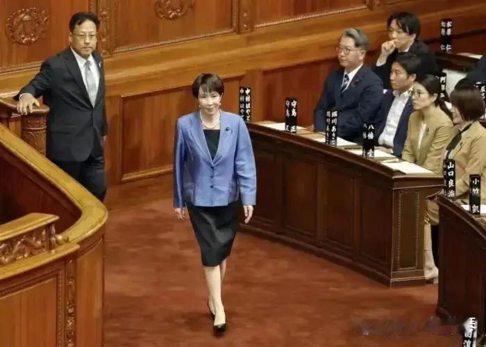 双方都在加码，从新闻方向推断发生战争的概率现在的新闻核心，是高市在找死，也就是