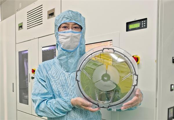 重大技术突破！中国成功研发全球首款12英寸高质量碳化硅外延晶片厦门火炬高新区