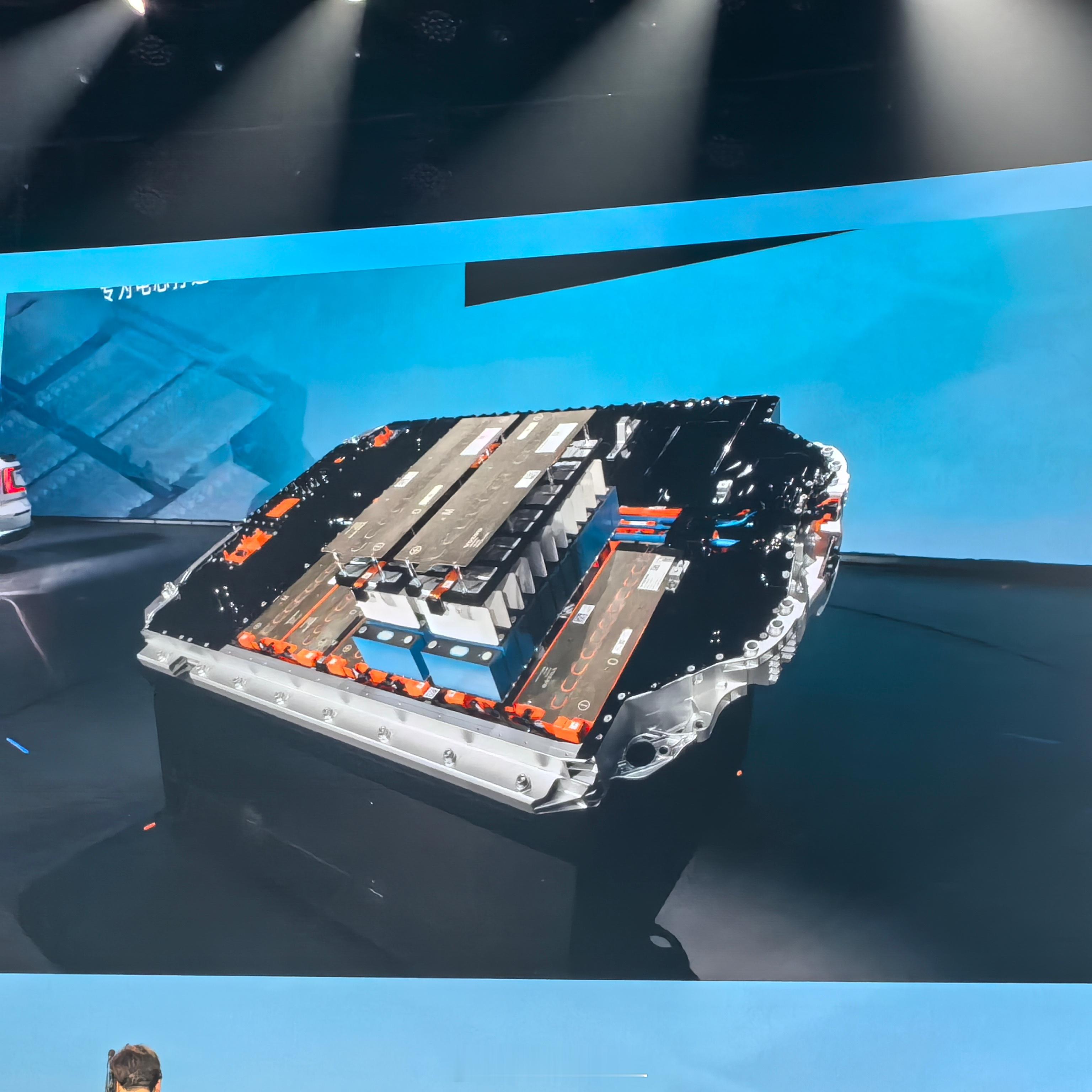 沃尔沃纯电双旗舰开启预售沃尔沃开发电动旗舰的时间层面拉得比较长，EX90和ES9