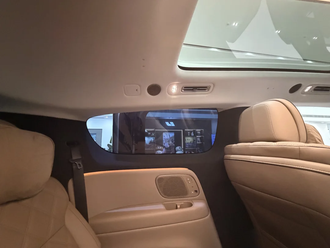 今天深度试驾理想MEGAHome，颠覆了我对MPV笨重的固有印象。后轮转向加持