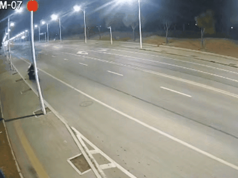 醉酒司机的一个恍惚让大爷藏了一辈子的盖世武功大白于天下，原来世间真有高人。大马