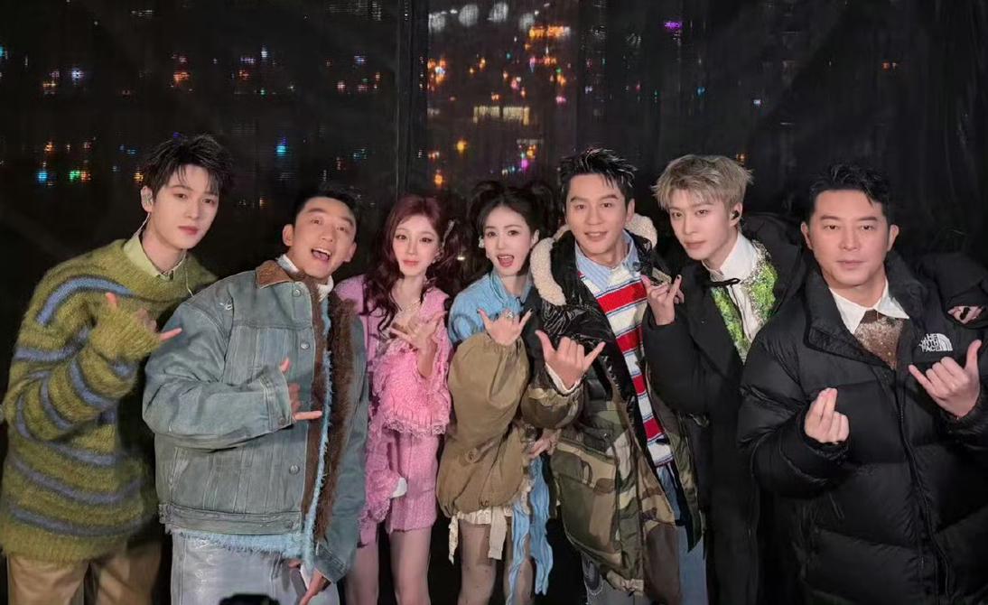 《奔跑吧》下一季应该要换人了，本以为李昀锐常驻是为了替换范丞丞or张真源的，没想