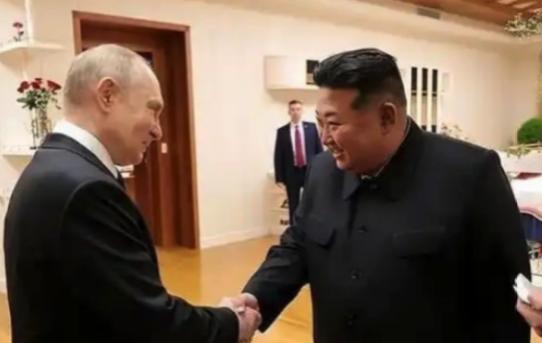 看看朝鲜的下场，就明白了我们为什么不帮俄罗斯了。朝鲜几乎是把家底都给掏空了，炮弹