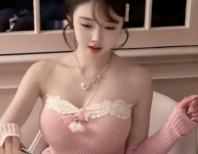 属于什么类型的美女?粉色可爱系?