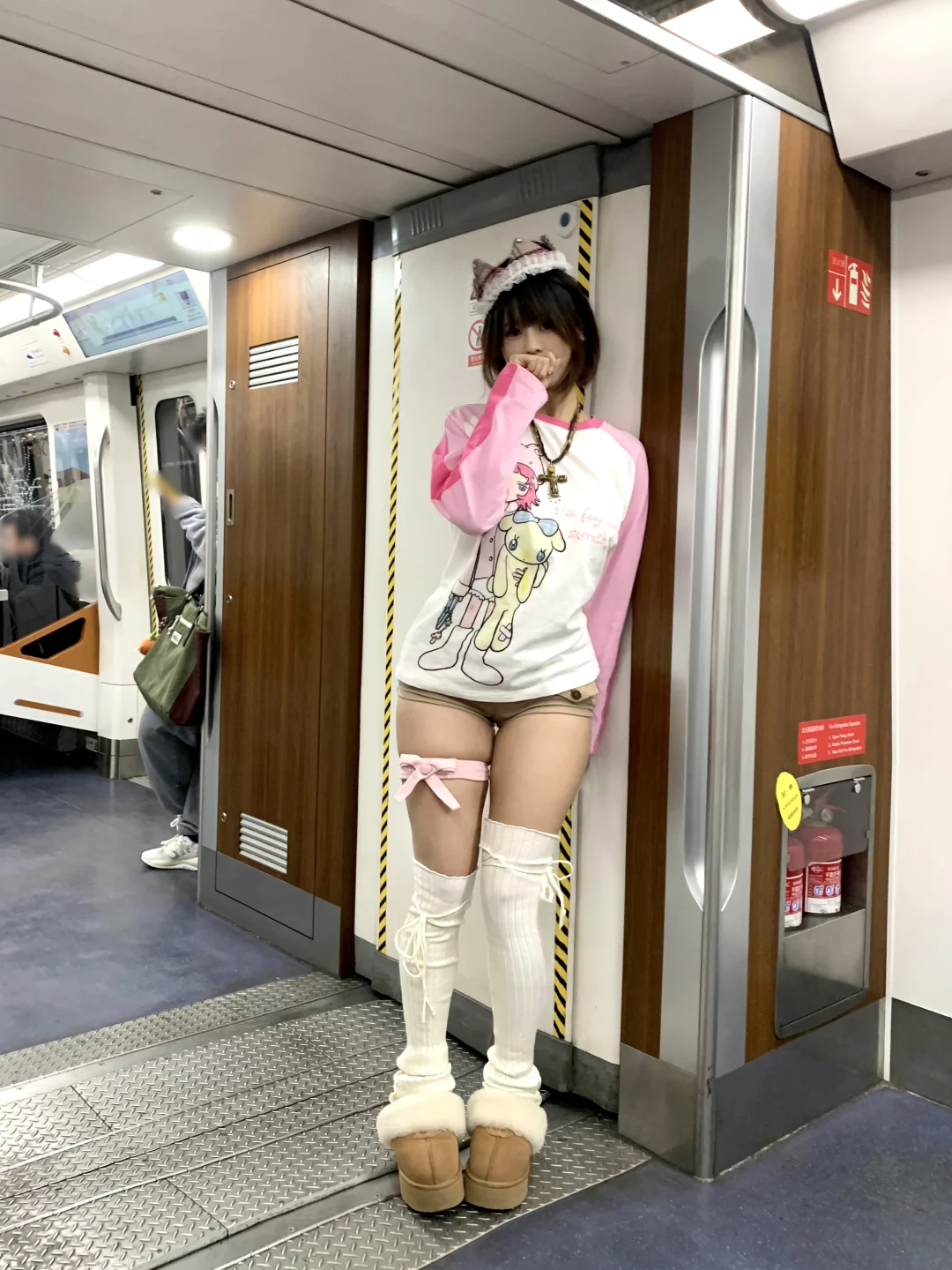 粗腿女人绑了一个可爱的蝴蝶结