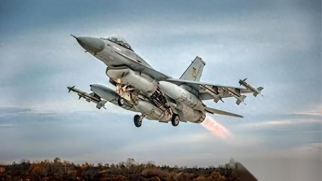 俄军一夜间把高超音速导弹和无人机全砸向乌克兰，想靠饱和攻击直接压垮对手。结果呢