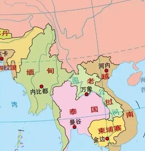 洋浦港，“大船直靠、一站通关”模式上线，把新加坡“过路经济”直接前置到海南