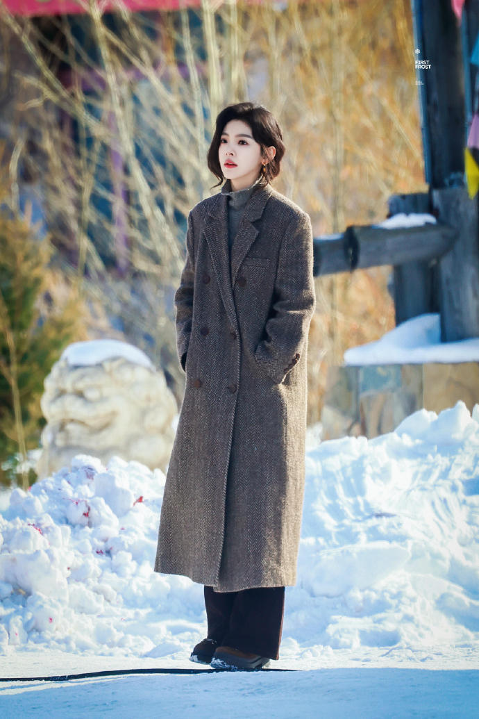 王安宇章若楠妆造正确氛围正确王安宇和章若楠这妆造和氛围简直太绝了✅你俩确定不