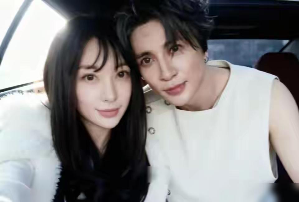 昨天刚圈警察喊着要抓人去坐牢，今天就删光微博改口说我是开玩笑的薛之谦是谁。