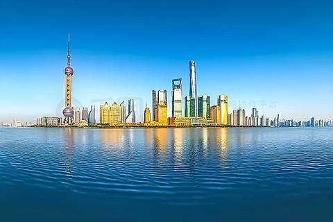 从各项数据来看，北京、广州、深圳想要赶超上海，难度极大，核心差距全方面且无法复制