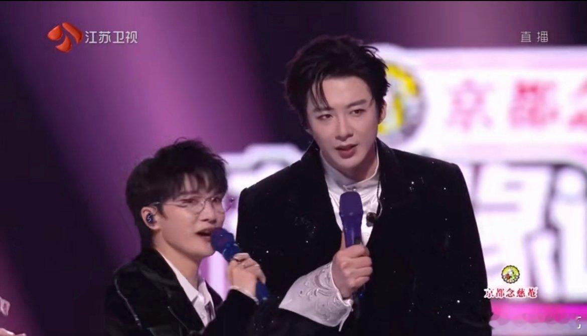 刘宇宁说周深人品顶呱呱刘宇宁说世界上没有周深唱不了的歌被这波双向夸夸狠狠戳中！