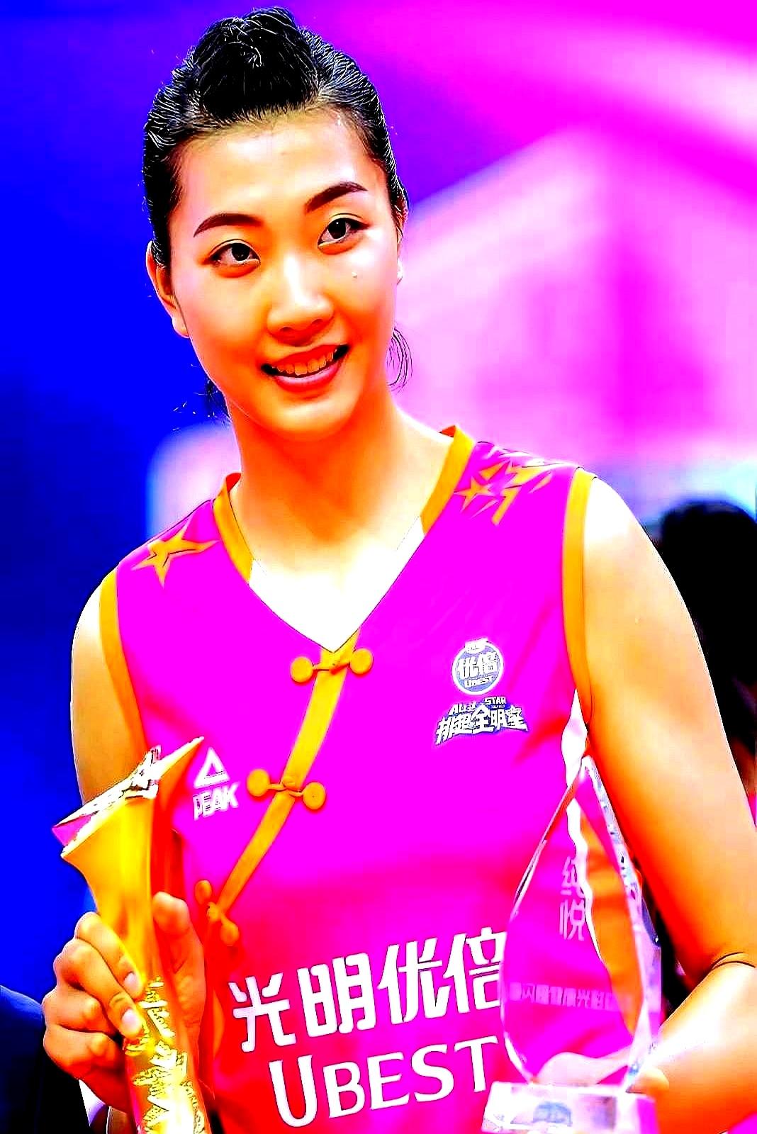 她先把这副身子骨调理。眼看朱婷她们都奔着欧洲顶级联赛和百万欧合同去了，她