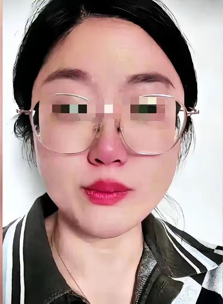 大快人心！山东女子被丈夫锁屋囚禁殴打三天，邻居报警，婆婆暴怒当场抽打儿子，山东一