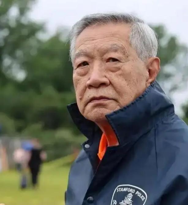 2023年美国联邦法院重锤落下，判定李昌钰伪造证据！昔日风光的“华人神探”金身瞬