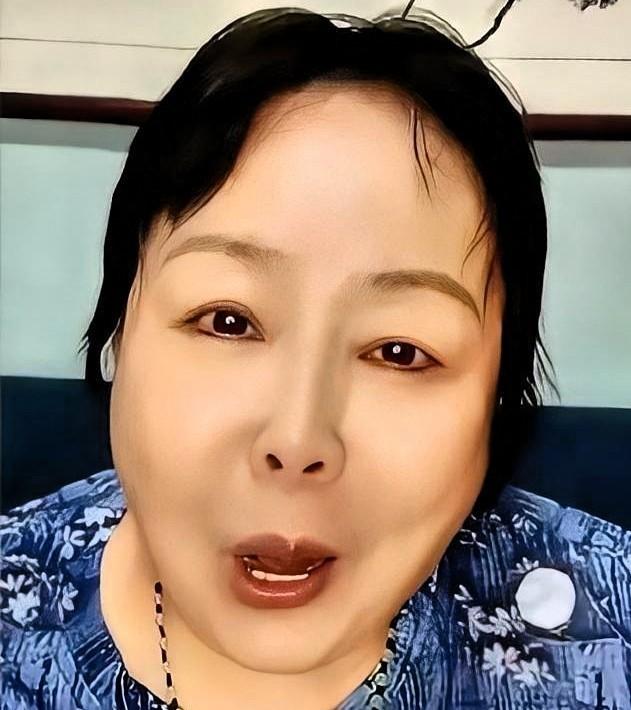说实话，相声圈的“江湖”远比我们看到的复杂。马贵荣老师被“挡”在饭局门外，徒弟