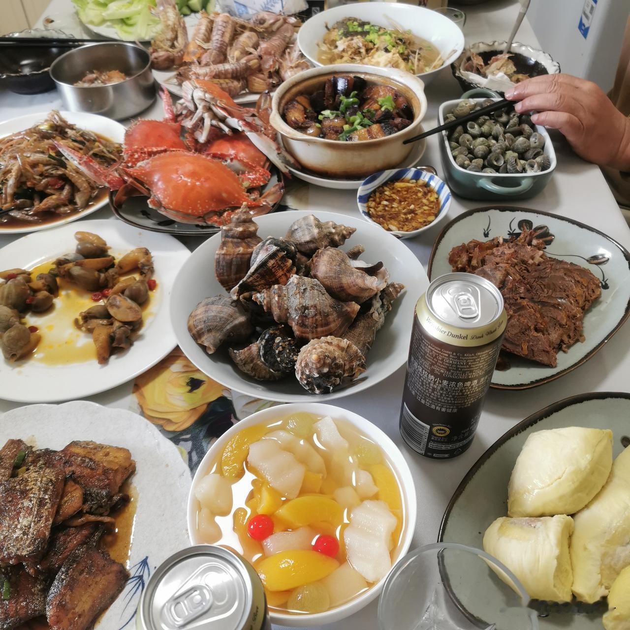 五一节聚餐，您看咋样？昨天，我的弟弟和弟媳从沈阳来我家做客，加我们两口子，一