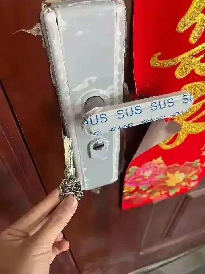 开锁半小时收费4170元？商家屡教不改被吊销执照，网友：罚得好！合肥独居女生