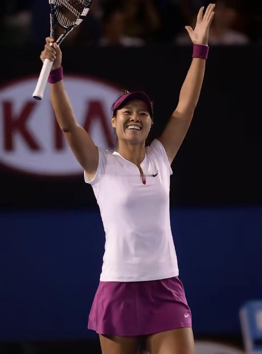 网球女神李娜突然变年轻又漂亮了乍一看以为是哪个气质女星​​​
