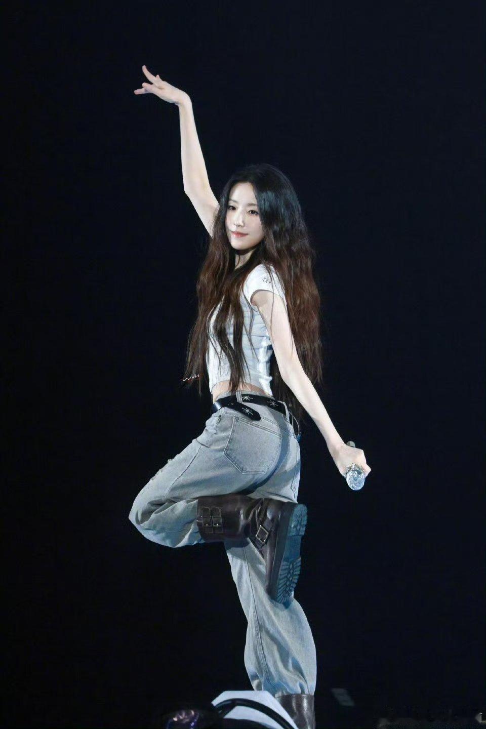 叶舒华瘦下来美成真人bjd了瘦下来完全就是美人条子的叶舒华….