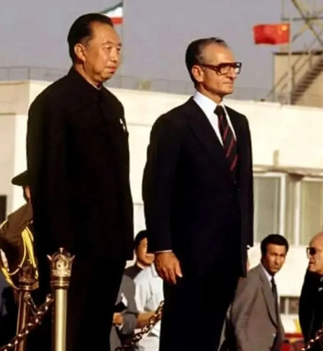 伊朗有今天这个下场，完全是咎由自取。当年，年轻的巴列维国王就不惜代价从欧美高薪聘