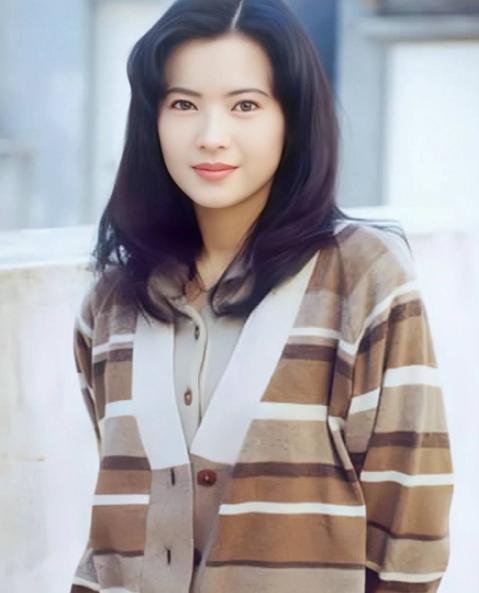 上世纪80年代，李立群第一次见到蓝洁瑛，当场愣了三秒。他偷偷拽过刘松仁，压低声音