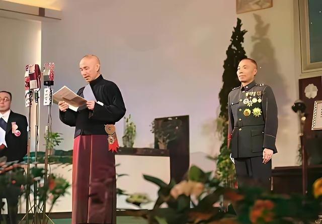 晚年的李宗仁用一句话戳穿了蒋介石的真实面目！他直言：“蒋受过良好训练，久经沙场，